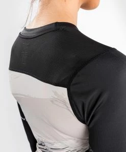 UFC Venum Authentic Fight Week Women's 2.0 Performance Long Sleeve Rashguard - Sand/Black -Boxing Sport Store 0 252F3 252F5 252F8 252F03582dafa6774e7724d44258b19bc2850f2ed5e1 VNMUFC 00115 040 12 2b22788c 822d 42b2 b2a2 8406a2ffd96b