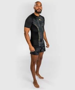 Venum Razor Rashguard Short Sleeves - Black/Gold -Boxing Sport Store 0 252F3 252F5 252F9 252F035992217ef12b55b7839d0a86fc9e48c0d85442 3 3f651020 5796 46a0 8aef 0c2ed16d22a3