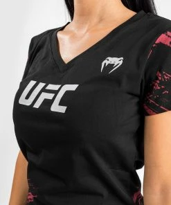 UFC Venum Authentic Fight Week Women's 2.0 Short Sleeve T-Shirt - Black/Red -Boxing Sport Store 0 252F4 252Fd 252F6 252F04d6e7591c4c1881333f9e86adc5874bc0ad71fe VNMUFC 00126 001 07 54f5e00c 3592 4d2f af05 84939ee47d3b
