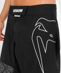 Fightshorts Light 4.0 Venum - Black/White -Boxing Sport Store 0 252Fd 252F0 252F0 252F0d000e5f87465d79ed9bdb64270f32240fd1695b FS LIGHT4.0 BLACK WHITE 08 dc164715 10cb 4057 a011 6c35ea9b767d