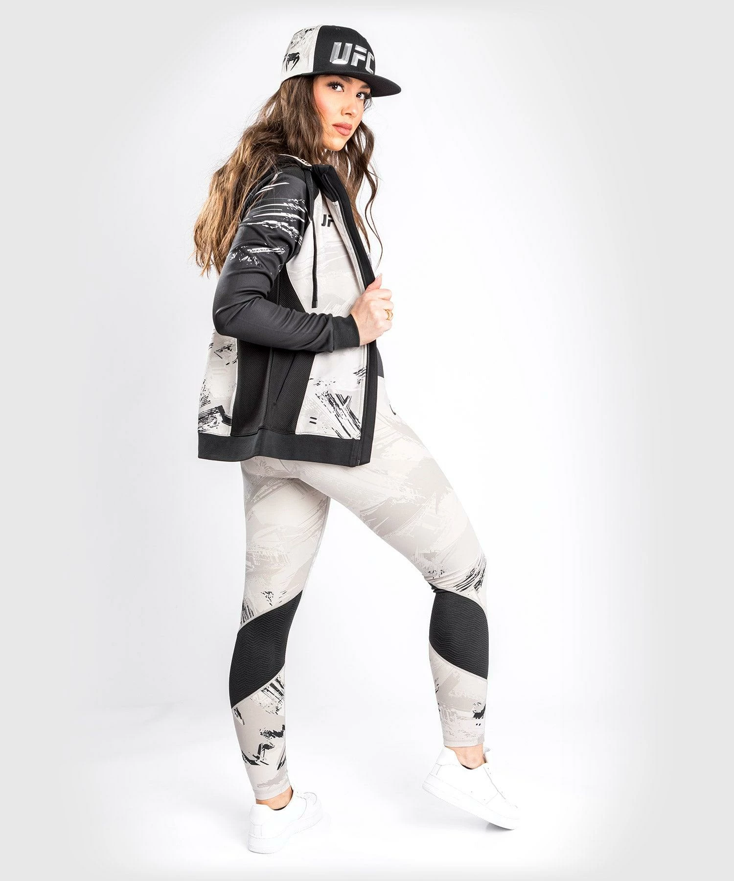 UFC Venum Authentic Fight Week Women's 2.0 Zip Hoodie - Black/Sand 10 UFC Venum Authentic Fight Week Women's 2.0 Zip Hoodie - Black/Sand - Image 8