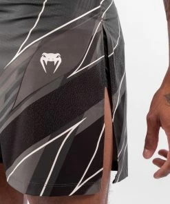 UFC Venum Authentic Fight Night Men's Gladiator Shorts - Black -Boxing Sport Store 1 252F0 252Fc 252Fc 252F10ccd6a20d6bbbadc816b5ad51cf733edb6726e0 VNMUFC 00003 001 07 fa8d8c0b d5df 4848 b1aa 02756f56ffc2