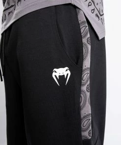 Venum Cali 34 Jogger - Oversize - Black -Boxing Sport Store 1 252F7 252Fd 252F0 252F17d0998a84308706b305590f1aea5ebcdd574e8c JOGGERS CALI34 BLACK 5 d2f03d60 4ab9 413b 8d52 5d4d9afbf5cb