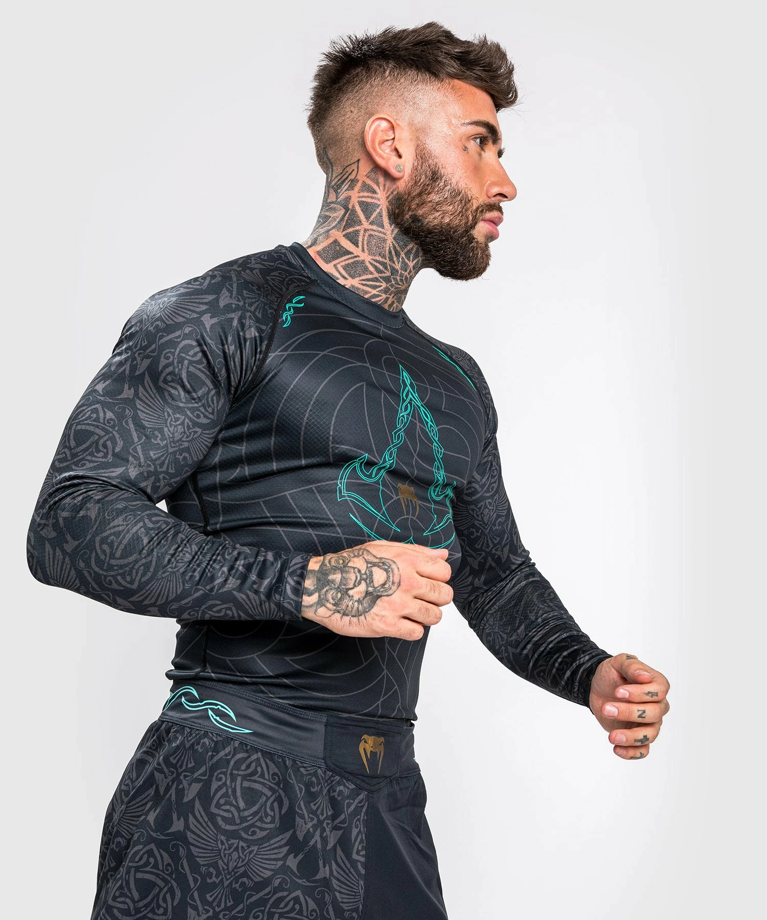 Venum Assassin's Creed Reloaded Rashguard - Long Sleeves - Black 4 Venum Assassin's Creed Reloaded Rashguard - Long Sleeves - Black - Image 2