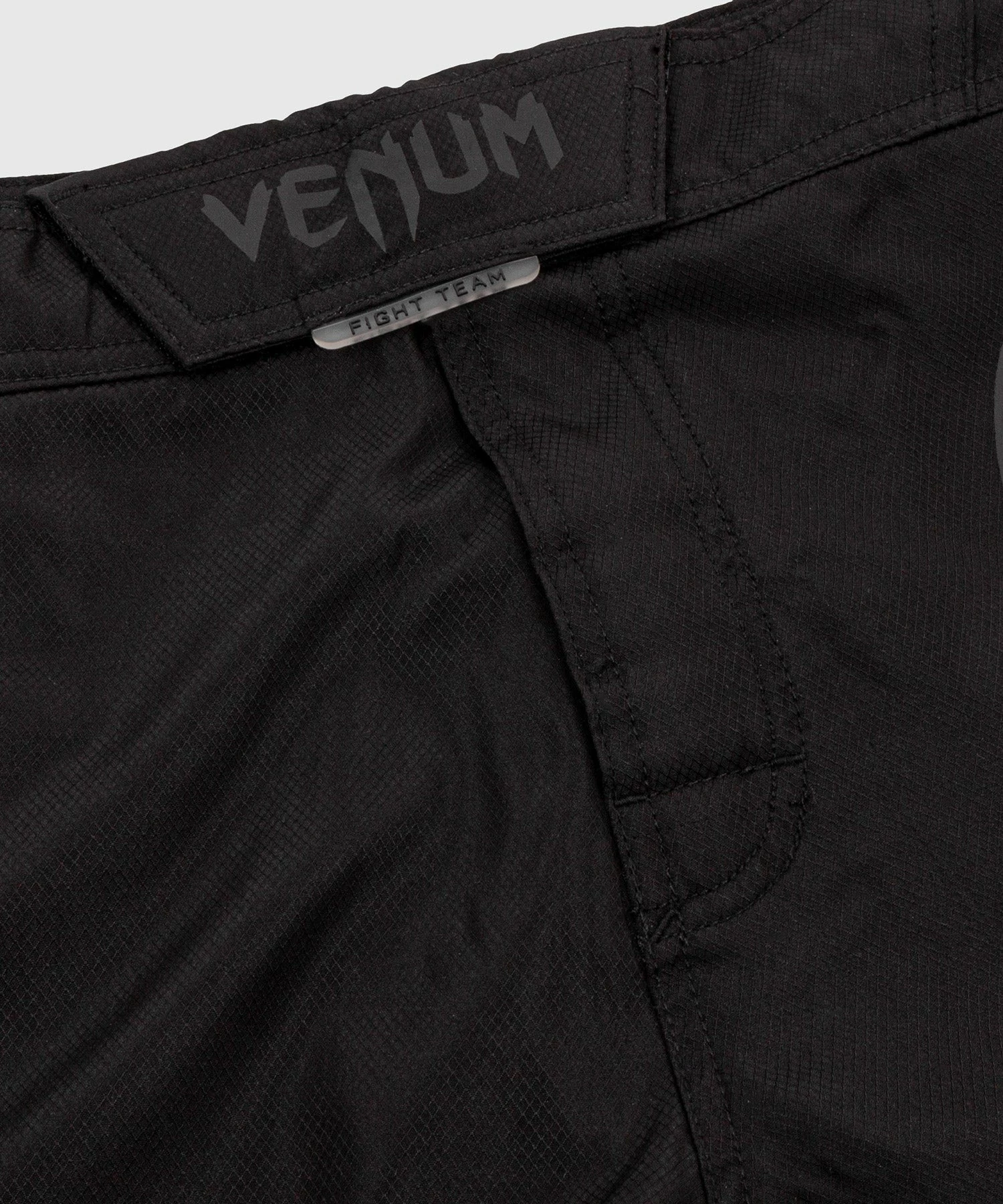Venum Light 3.0 Fightshorts - Black/Black - Image 5