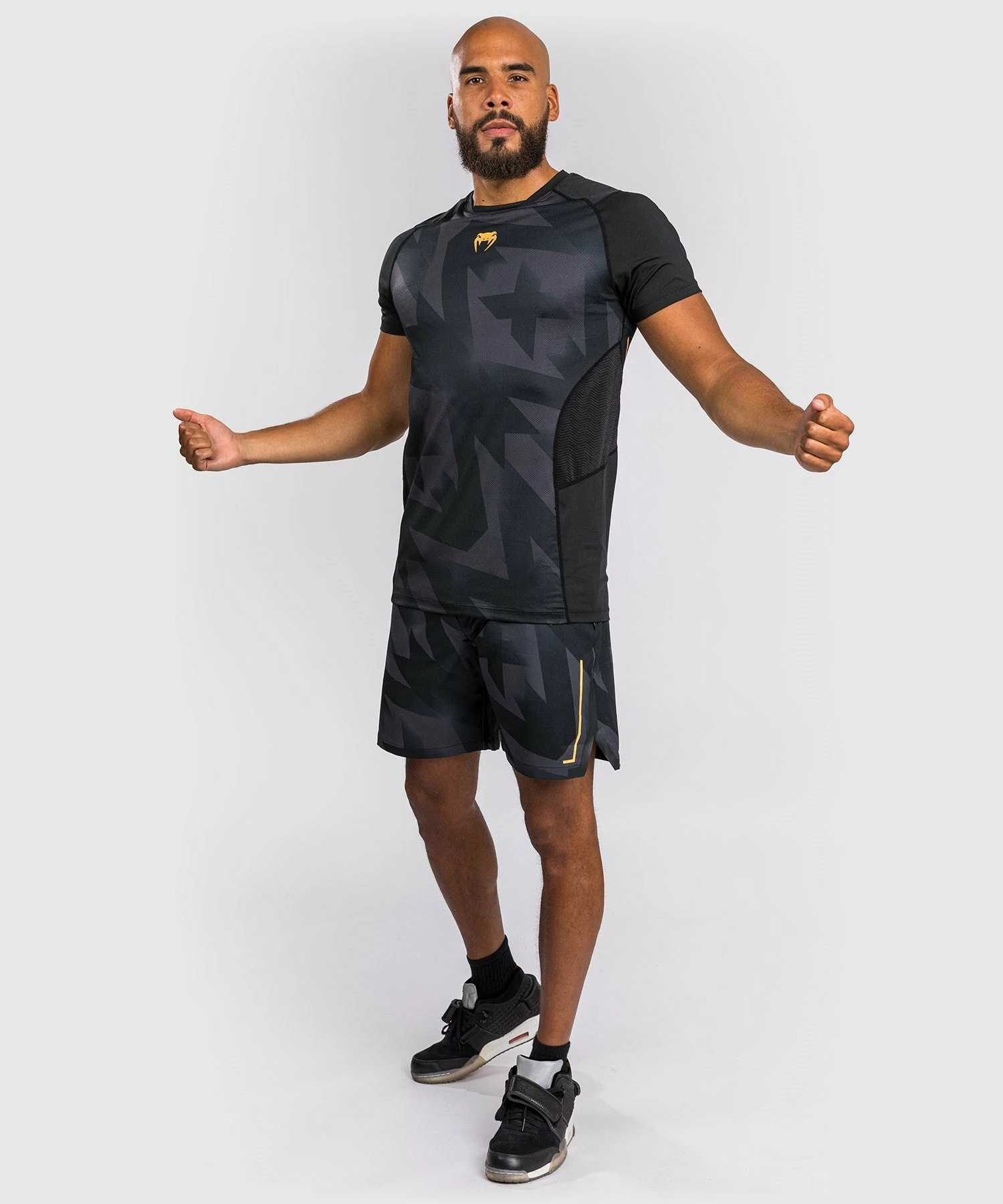Venum Razor Dry Tech T-Shirt - Black/Gold 4 Venum Razor Dry Tech T-Shirt - Black/Gold - Image 2