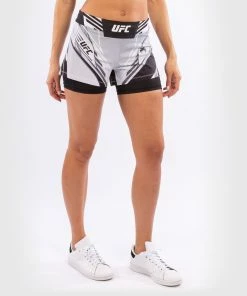 UFC Venum Authentic Fight Night Women's Shorts - Short Fit - White 13 UFC Venum Authentic Fight Night Women's Shorts - Short Fit - White -Boxing Sport Store 5 252F0 252F8 252Fa 252F508a533cb703a1330d81106dda0a340e083e892c VNMUFC 00020 002 03