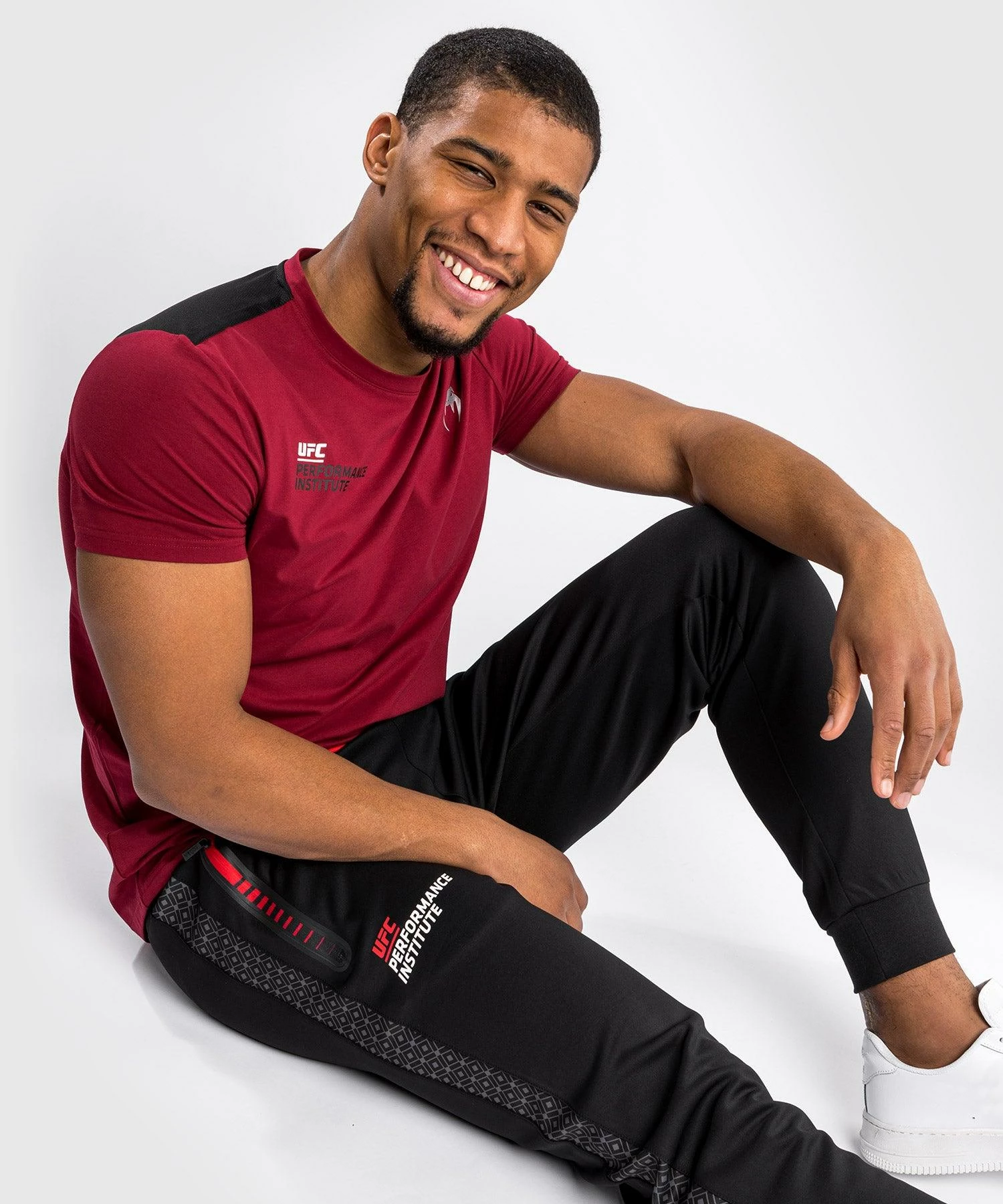 UFC Venum Performance Institute Joggers - Black/Red 11 UFC Venum Performance Institute Joggers - Black/Red - Image 9