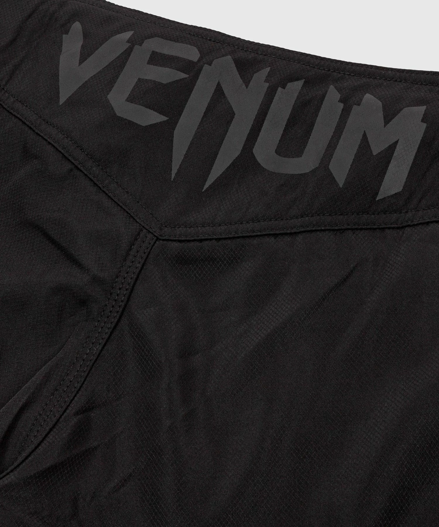 Venum Light 3.0 Fightshorts - Black/Black - Image 7