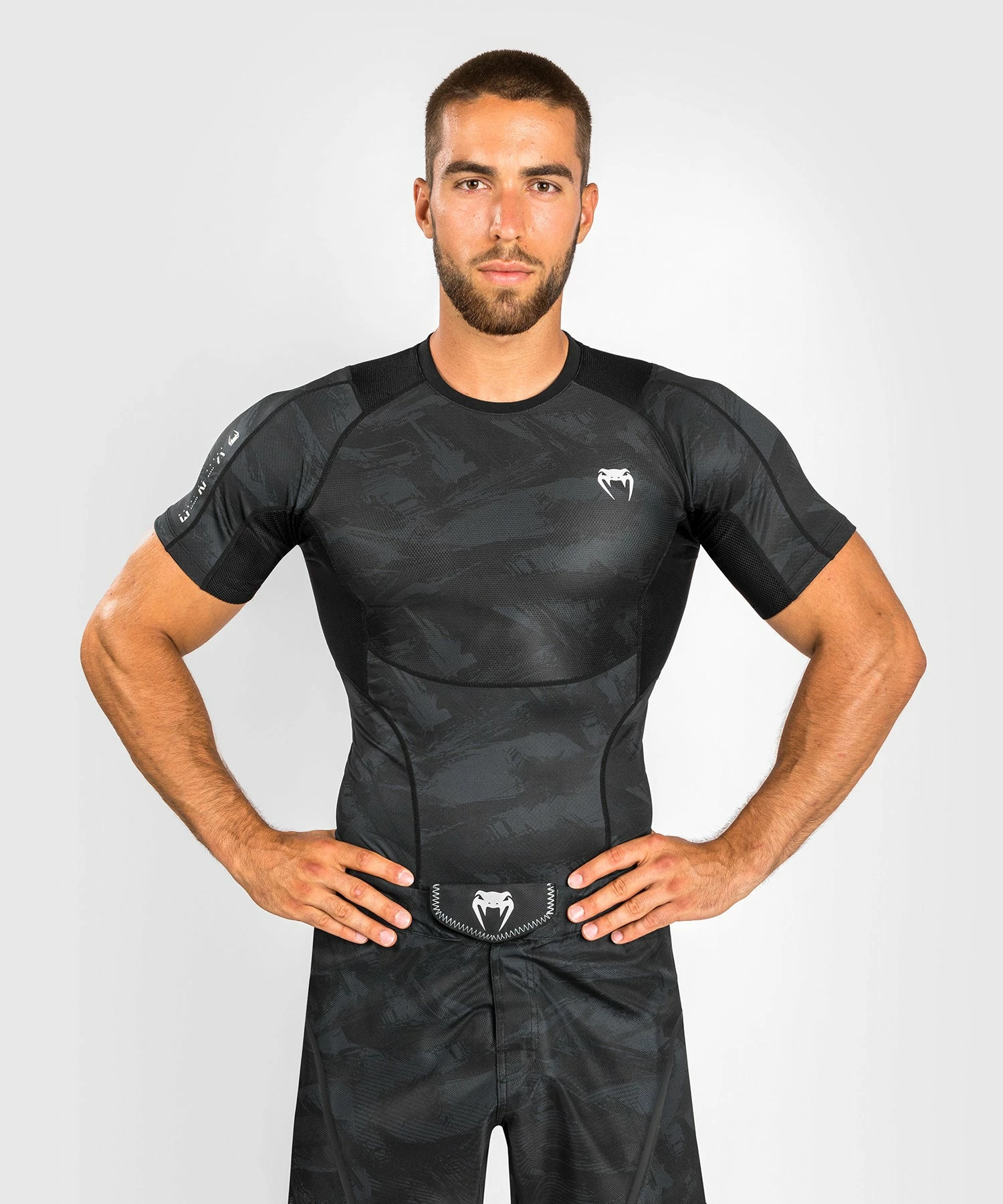 Venum Electron 3.0 Rashguard - Short Sleeves - Black 3 Venum Electron 3.0 Rashguard - Short Sleeves - Black