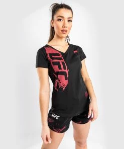 UFC Venum Authentic Fight Week Women's 2.0 Short Sleeve T-Shirt - Black/Red -Boxing Sport Store 6 252F7 252F2 252F4 252F6724bef2676724ae61e22c27440cefdc44998557 VNMUFC 00142 001 05 f25663c3 b0ce 4851 809d da2274859ab2