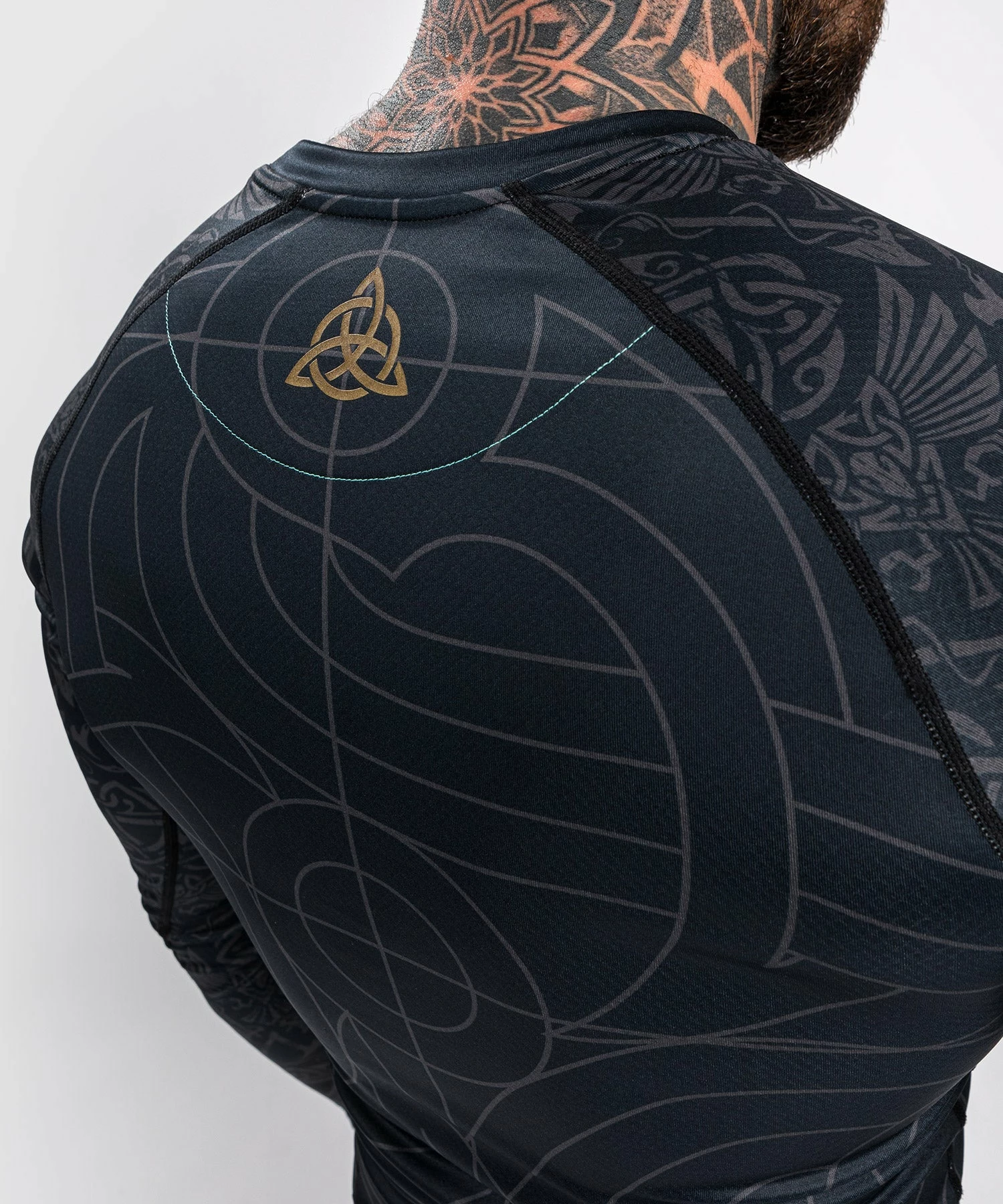 Venum Assassin's Creed Reloaded Rashguard - Long Sleeves - Black 9 Venum Assassin's Creed Reloaded Rashguard - Long Sleeves - Black - Image 7