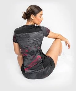 UFC Venum Authentic Fight Week 2.0 Dry Tech T-Shirt - For Women - Black/Red -Boxing Sport Store 7 252F2 252F2 252Fe 252F722edece86a508e59239f0896df644856e8fbe47 VNMUFC 00122 001 05 2037e89d 37c6 46d0 a680 354149d55c05