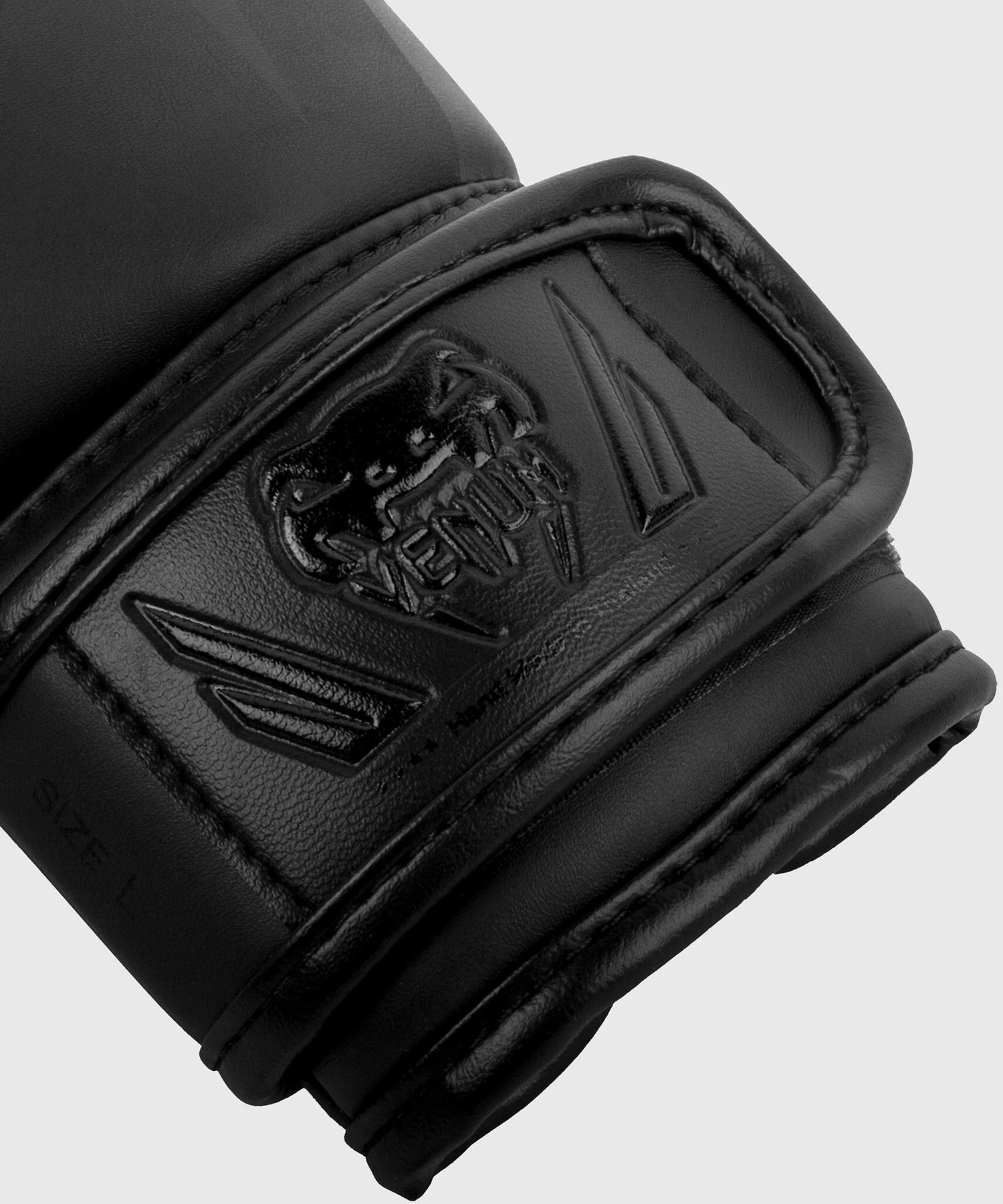 Venum Elite Boxing Gloves Kids - Exclusive - Matte/Black 6 Venum Elite Boxing Gloves Kids - Exclusive - Matte/Black - Image 4