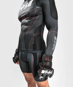 Venum Okinawa 3.0 Rashguard Long Sleeves - Black/Red -Boxing Sport Store 7 252Ff 252F2 252F5 252F7f2503421bf695efbdbc80a295b568d544560b8a 5U0A9607