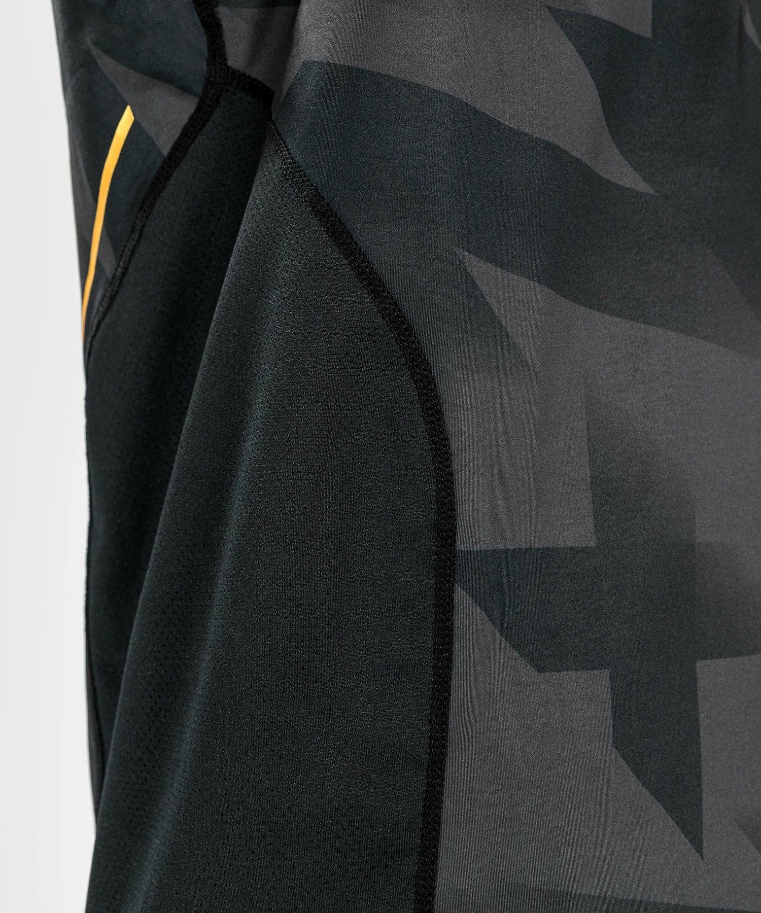 Venum Razor Dry Tech Tank Top - Black/Gold 8 Venum Razor Dry Tech Tank Top - Black/Gold - Image 6