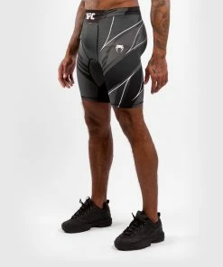 UFC Venum Authentic Fight Night Men's Vale Tudo Shorts - Long Fit - Black -Boxing Sport Store 8 252F2 252Fa 252Fb 252F82ab49d667ef075953011e2456ad94d3204cba63 VNMUFC 00008 001 02