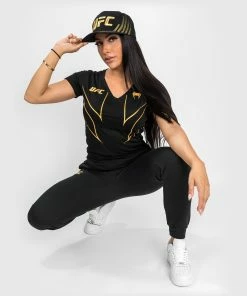 UFC Venum Fight Night 2.0 Replica Women's T-shirt - Champion 9 UFC Venum Fight Night 2.0 Replica Women's T-shirt - Champion -Boxing Sport Store 8 252F9 252F5 252F4 252F89549facff8652ebf0ac5b9a1e034936e2ff628c VNMUFC 00154 001 07