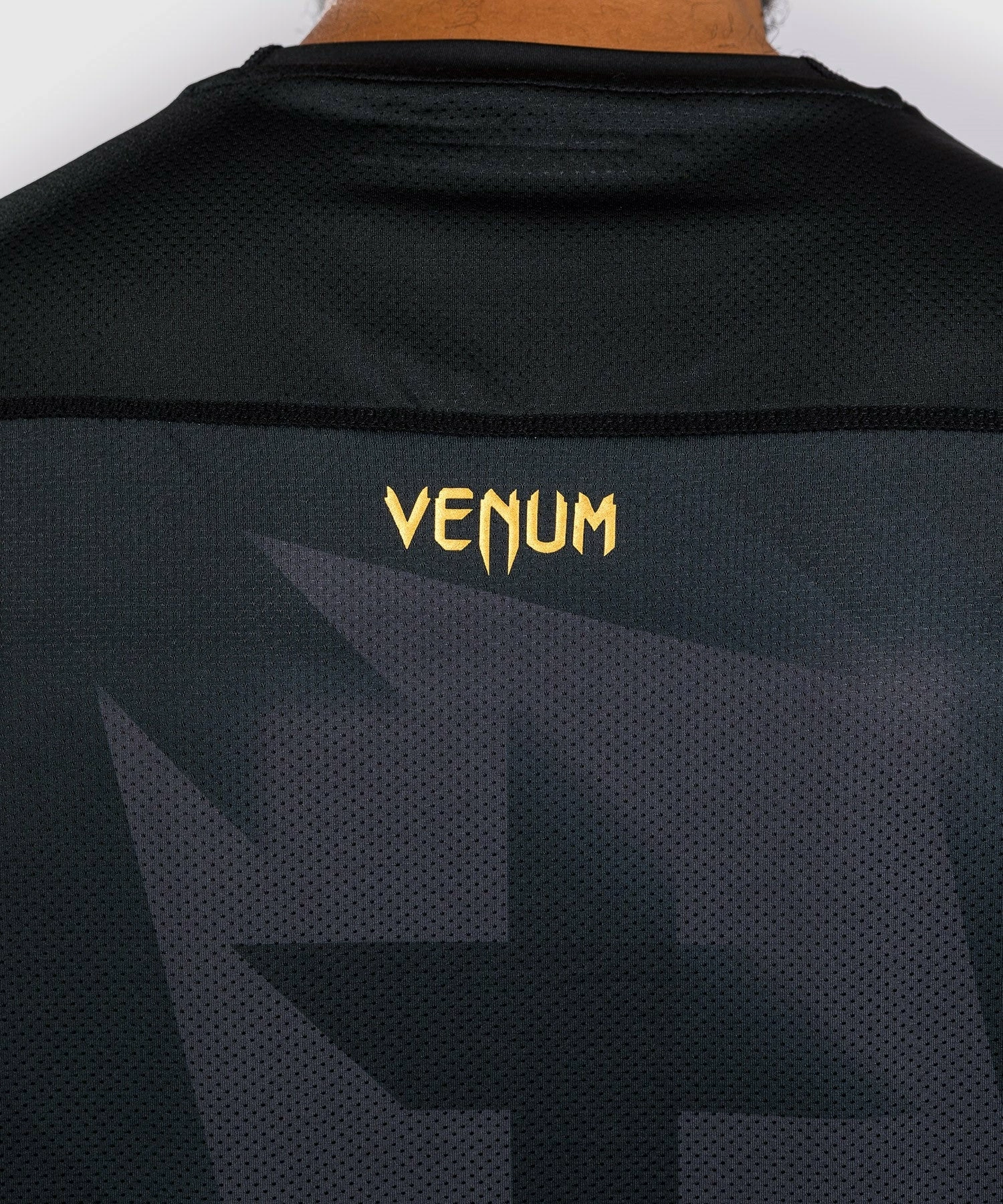 Venum Razor Dry Tech T-Shirt - Black/Gold 7 Venum Razor Dry Tech T-Shirt - Black/Gold - Image 5