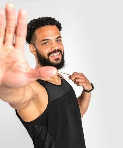 Venum Okinawa 3.0 Tank Top - Black/Red -Boxing Sport Store 9 252Fc 252F5 252F3 252F9c53574eba5b5f64f7422b89fb1e64577c5a04c4 5U0A9477