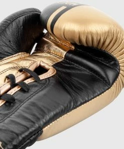 Venum Shield Pro Boxing Gloves - With Laces - Black/Gold 13 Venum Shield Pro Boxing Gloves - With Laces - Black/Gold -Boxing Sport Store IMG 7971 copie 4fa5a970 6473 478c a4ad 51760b86e6e9