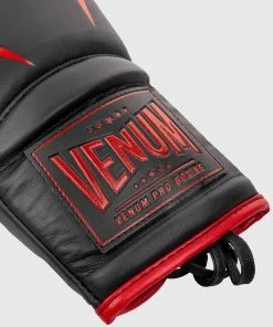 Venum Giant 2.0 Pro Boxing Gloves - With Laces - Black/Red -Boxing Sport Store IMG 8322 copie a4cd145b 6bf0 4df4 92f6 197074ce96f7