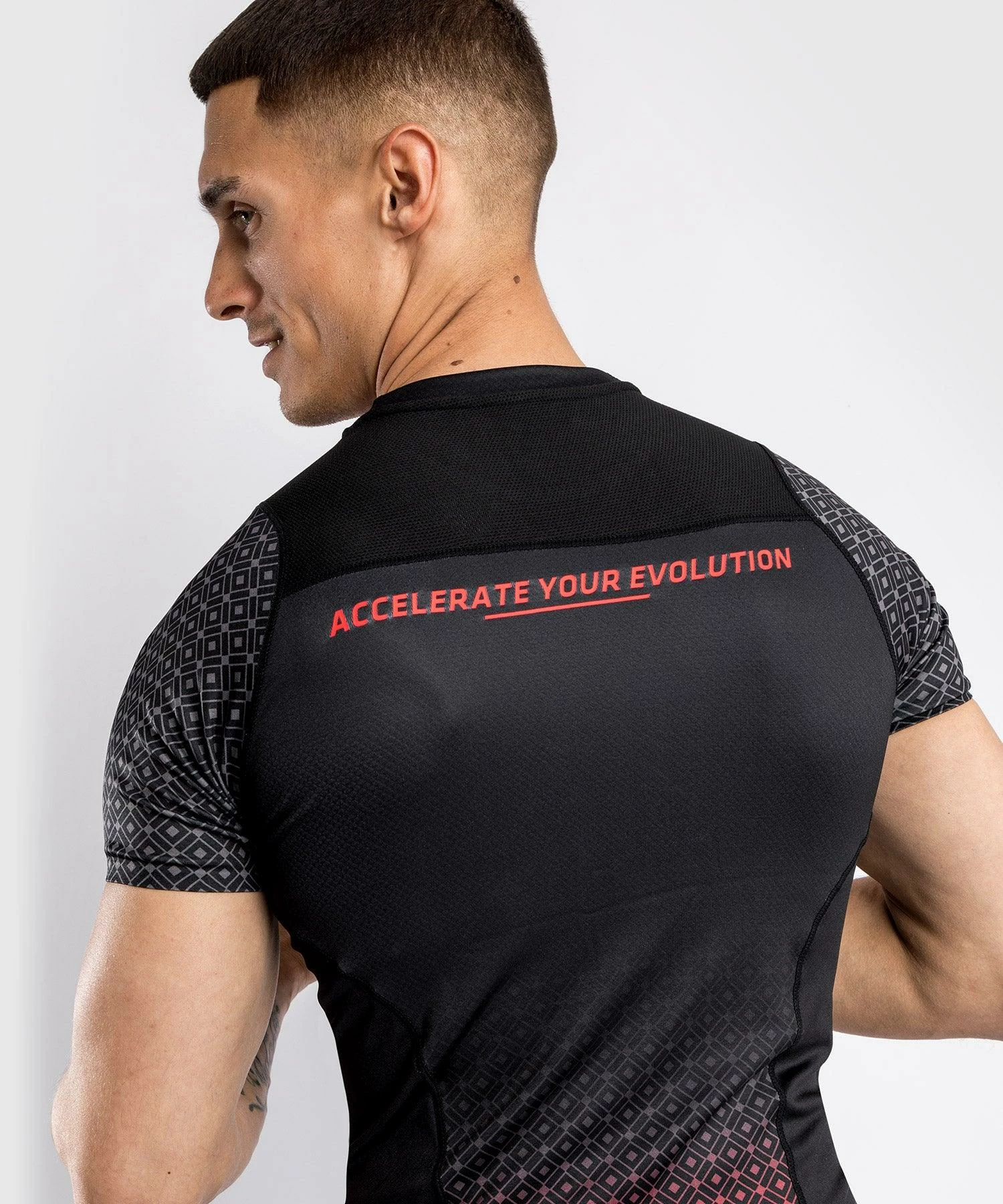 UFC Venum Performance Institute Rashguard - Short Sleeves - Black/Red 8 UFC Venum Performance Institute Rashguard - Short Sleeves - Black/Red - Image 6