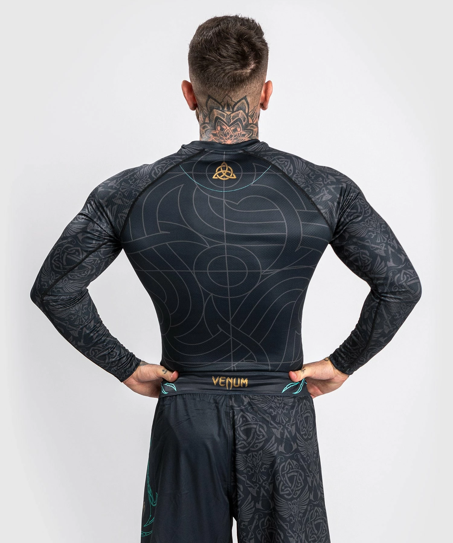 Venum Assassin's Creed Reloaded Rashguard - Long Sleeves - Black 12 Venum Assassin's Creed Reloaded Rashguard - Long Sleeves - Black - Image 10
