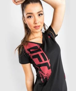 UFC Venum Authentic Fight Week Women's 2.0 Short Sleeve T-Shirt - Black/Red