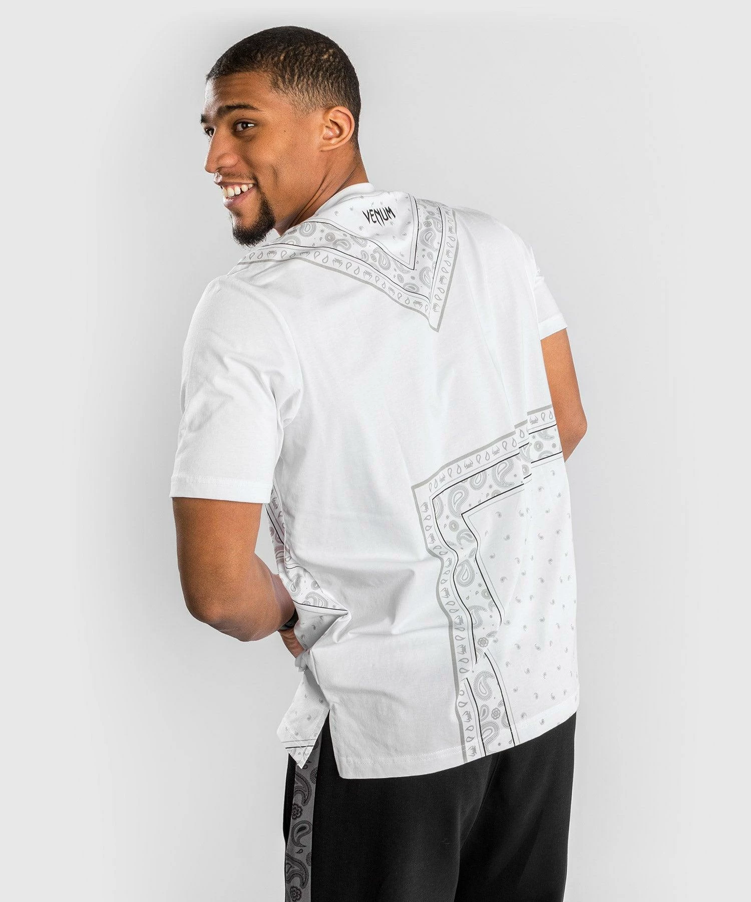 Venum Cali 34 T-Shirt - Regular Fit - White 4 Venum Cali 34 T-Shirt - Regular Fit - White - Image 2