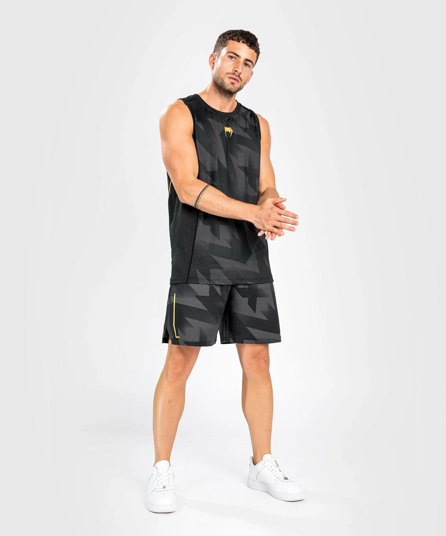 Venum Razor Dry Tech Tank Top - Black/Gold 6 Venum Razor Dry Tech Tank Top - Black/Gold - Image 4