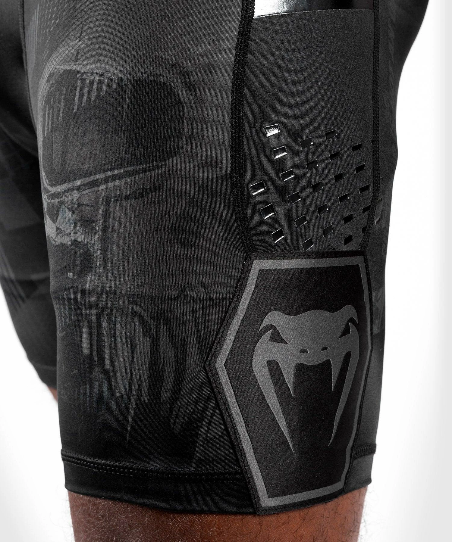 Venum Skull Vale Tudo Shorts - Black/Black 9 Venum Skull Vale Tudo Shorts - Black/Black - Image 7