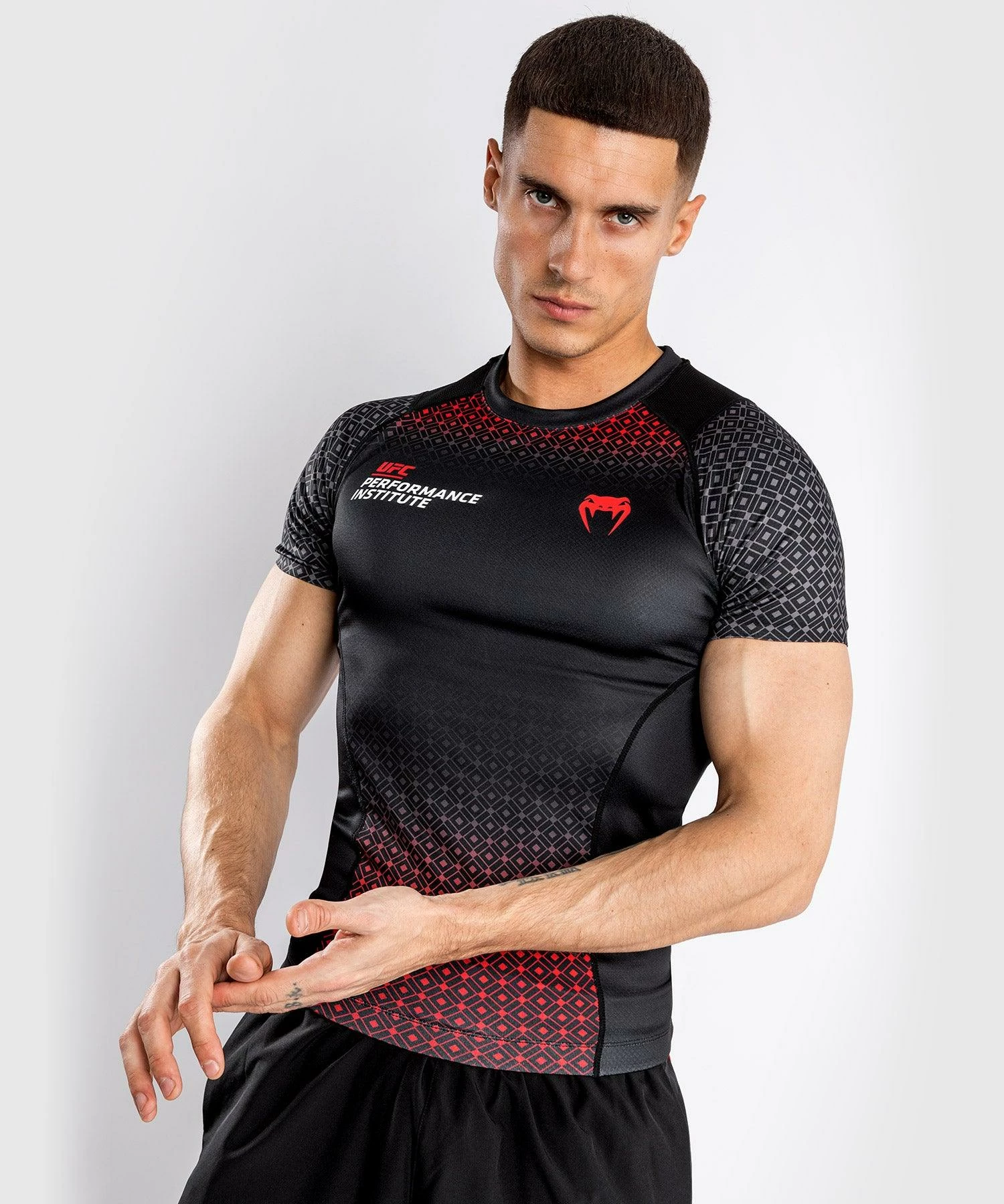 UFC Venum Performance Institute Rashguard - Short Sleeves - Black/Red 3 UFC Venum Performance Institute Rashguard - Short Sleeves - Black/Red