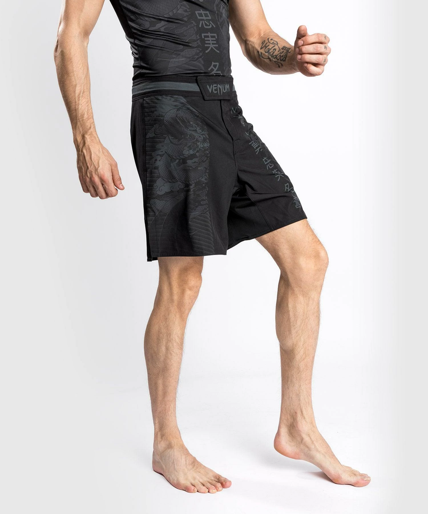 Venum YKZ21 Fightshorts - Black/Black - Image 5