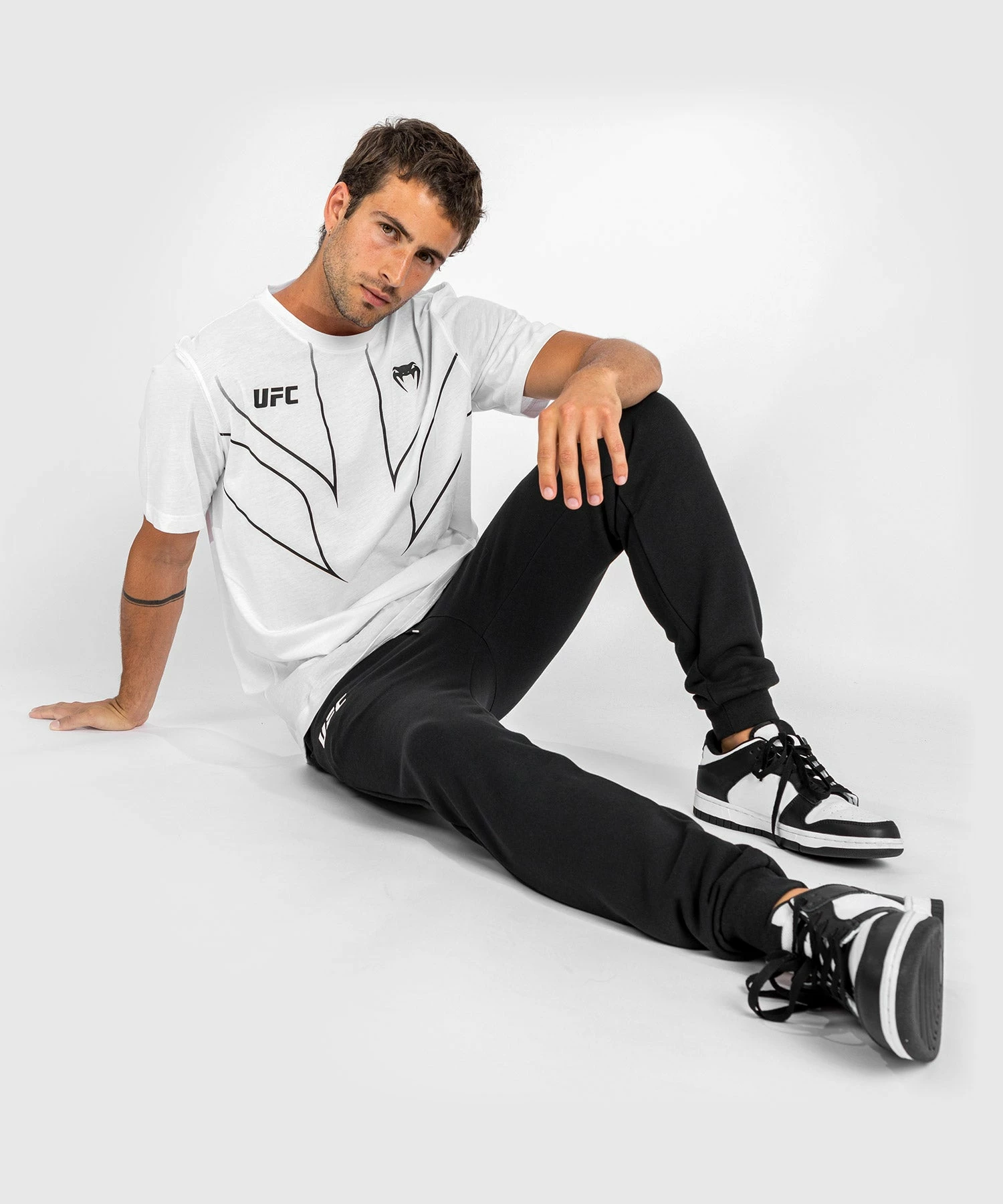 UFC Venum Fight Night 2.0 Replica Men's T-shirt - White 4 UFC Venum Fight Night 2.0 Replica Men's T-shirt - White - Image 2