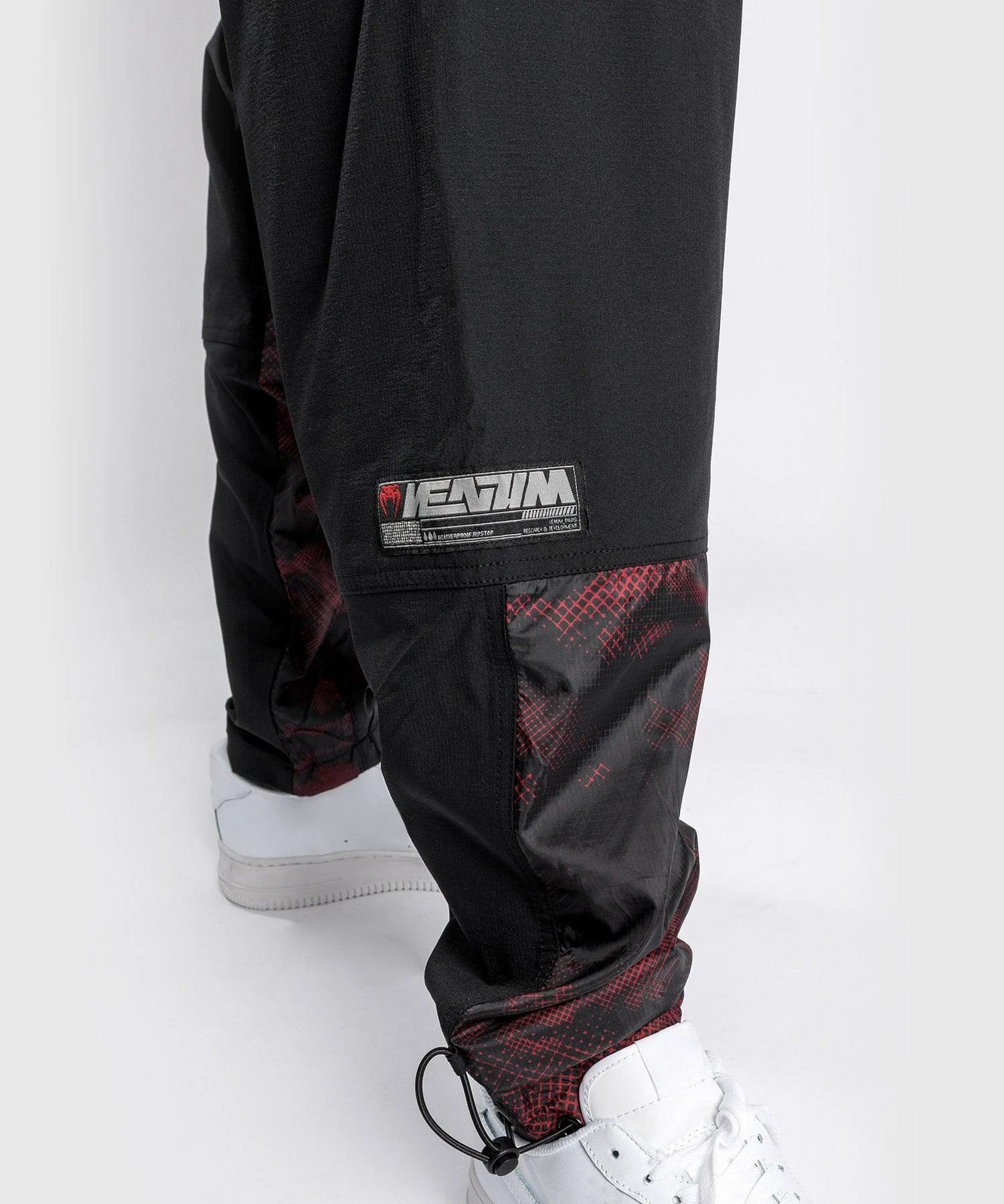 Venum Laser XT Jogger - Oversize - Black/Red - Image 6