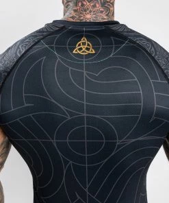 Venum Assassin's Creed Reloaded Rashguard - Short Sleeves - Black -Boxing Sport Store f 252F8 252Fc 252F6 252Ff8c655f377f18342d86e63288d694cca739c8b4a RASH SS ASSASSINSCREED BLACK 18