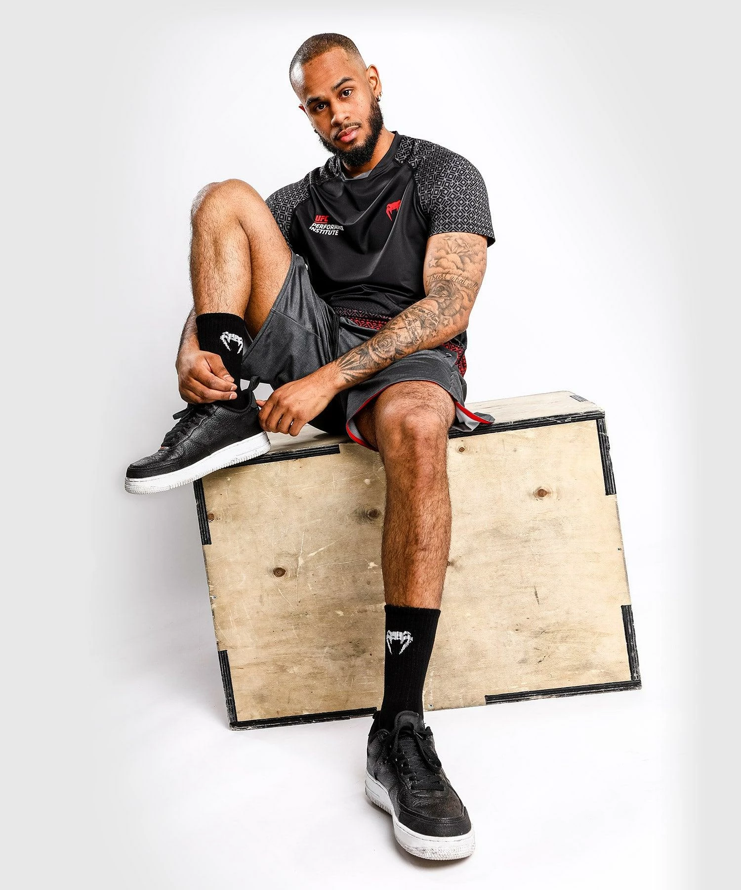 UFC Venum Performance Institute Dry Tech T-Shirt - Black/Red 7 UFC Venum Performance Institute Dry Tech T-Shirt - Black/Red - Image 5